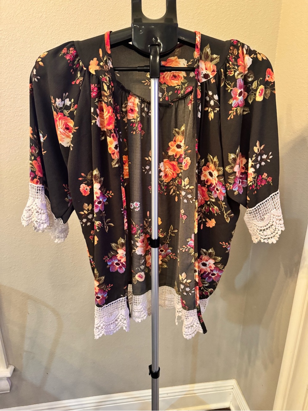Pomelo Black Floral Crochet-Trim Open Cardigan